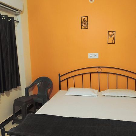 Shivlok Guest House 우자인 외부 사진